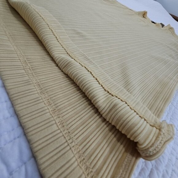 Line A Uomo Crewneck T-Shirt Men's XXL Butter Yellow Stretch Textured EUC - Picture 2 of 11